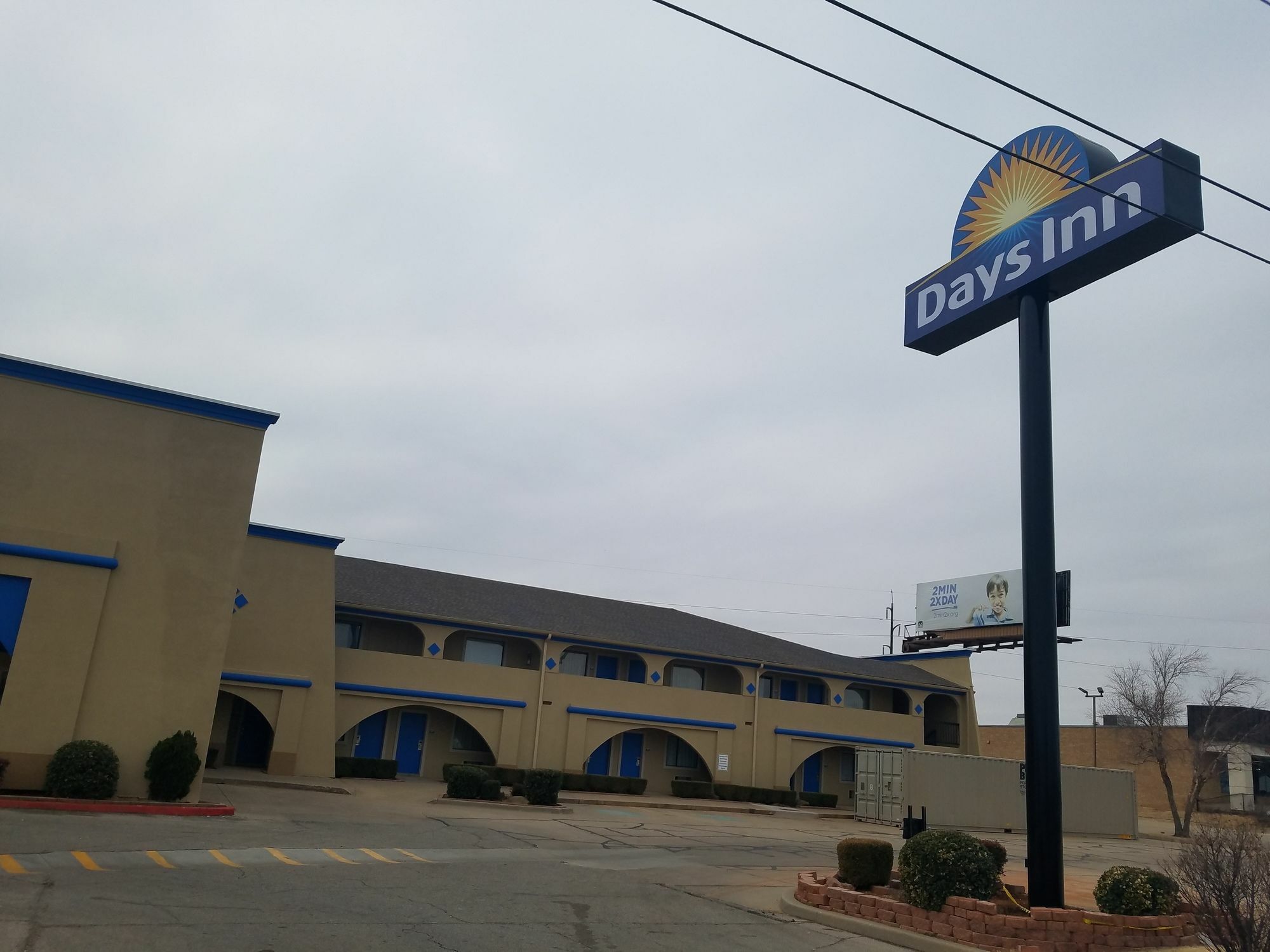 Days Inn By Wyndham Oklahoma City Nw Expressway Warr Acres Exterior photo